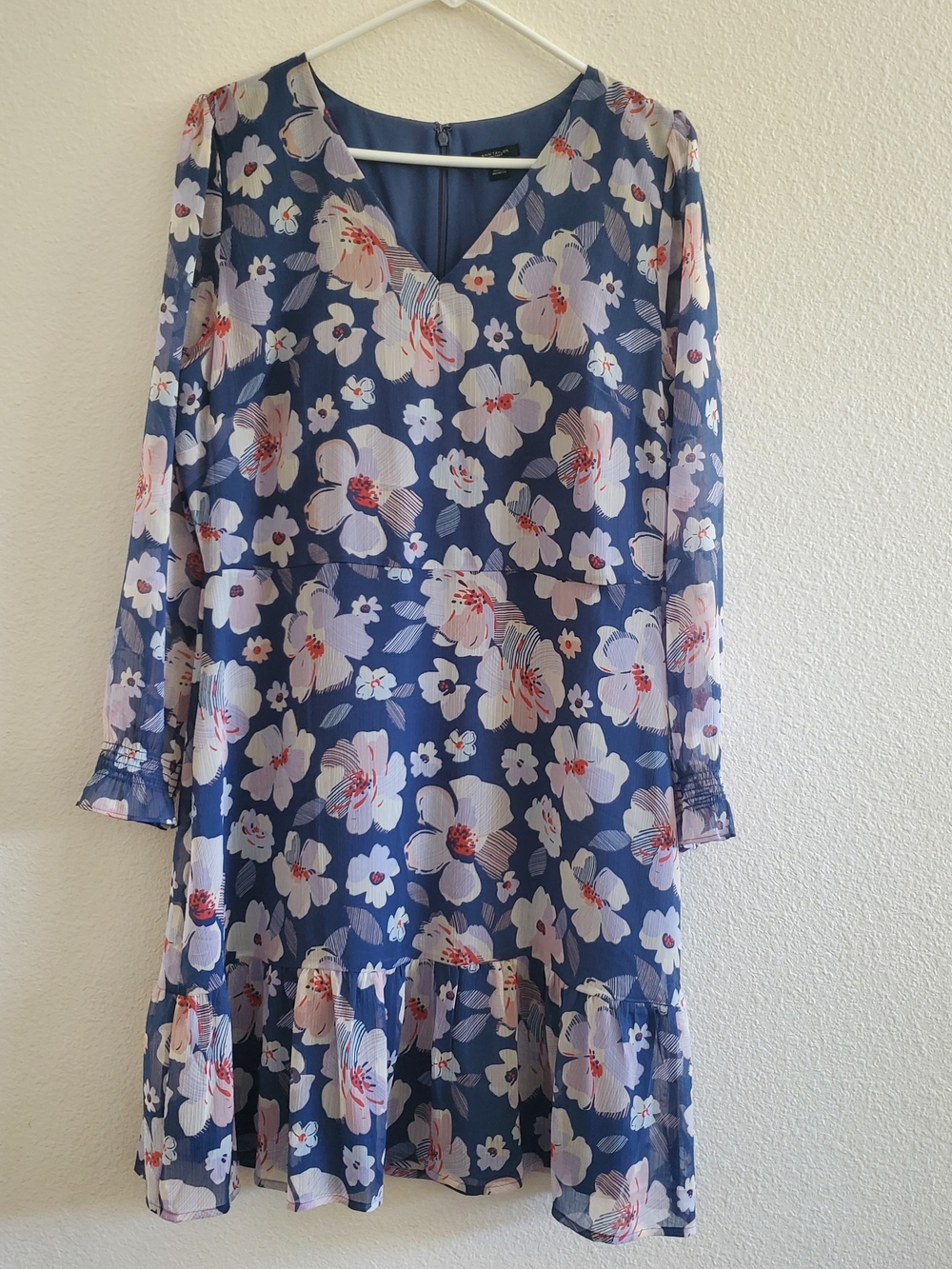 Ann Taylor Blue Floral V-Neck Long Sleeve Dress Size 12